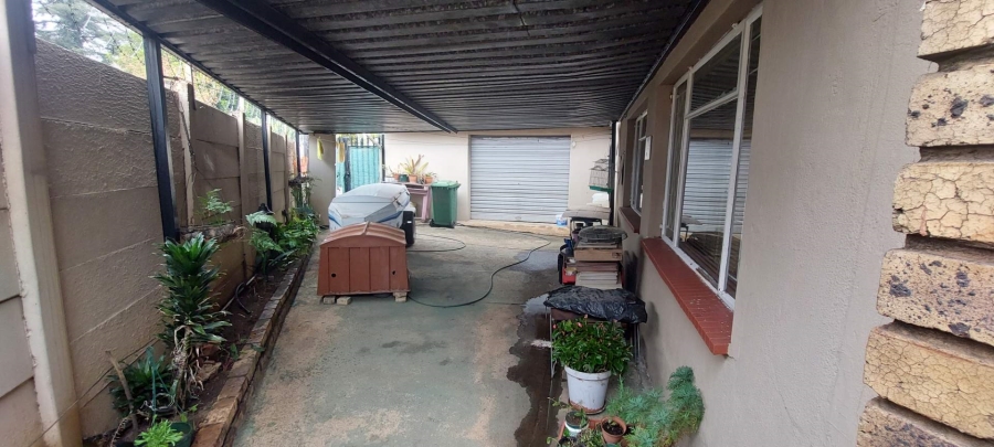4 Bedroom Property for Sale in Verwoerdpark Gauteng