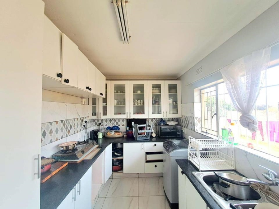 4 Bedroom Property for Sale in Glenvista Ext 6 Gauteng
