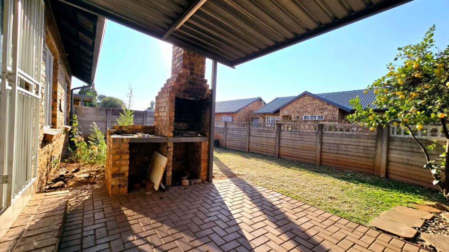 To Let 2 Bedroom Property for Rent in Doornpoort Gauteng