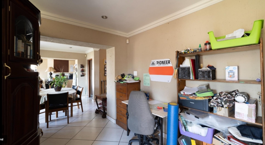 3 Bedroom Property for Sale in Sonneveld Gauteng