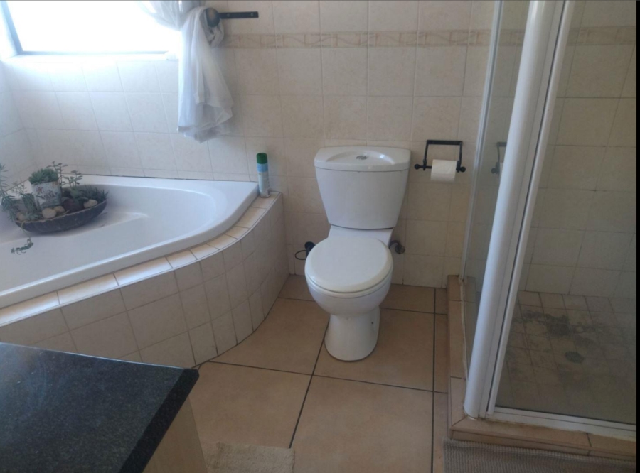3 Bedroom Property for Sale in Sonneveld Gauteng