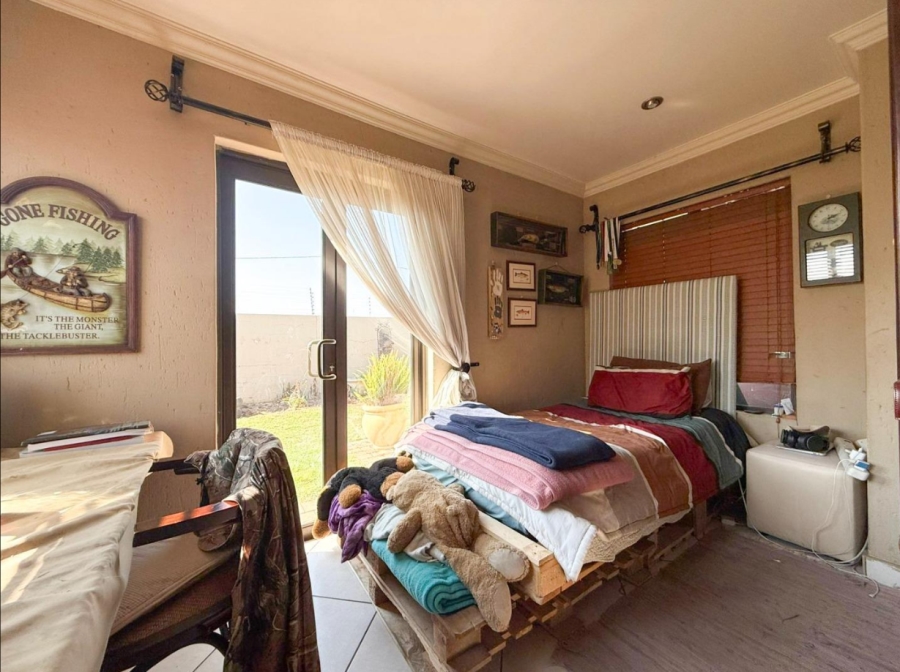 3 Bedroom Property for Sale in Sonneveld Gauteng