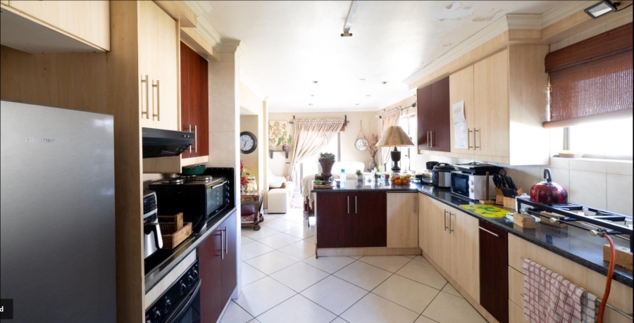 3 Bedroom Property for Sale in Sonneveld Gauteng