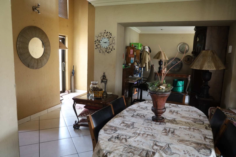 3 Bedroom Property for Sale in Sonneveld Gauteng