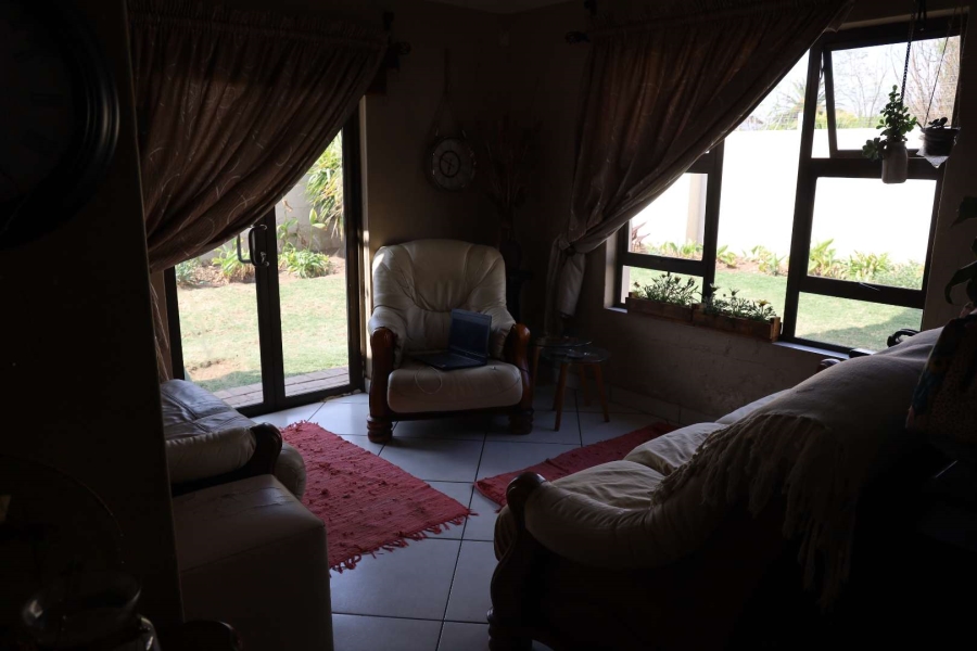 3 Bedroom Property for Sale in Sonneveld Gauteng
