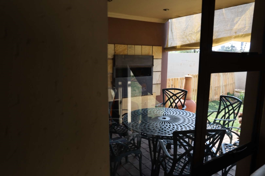 3 Bedroom Property for Sale in Sonneveld Gauteng