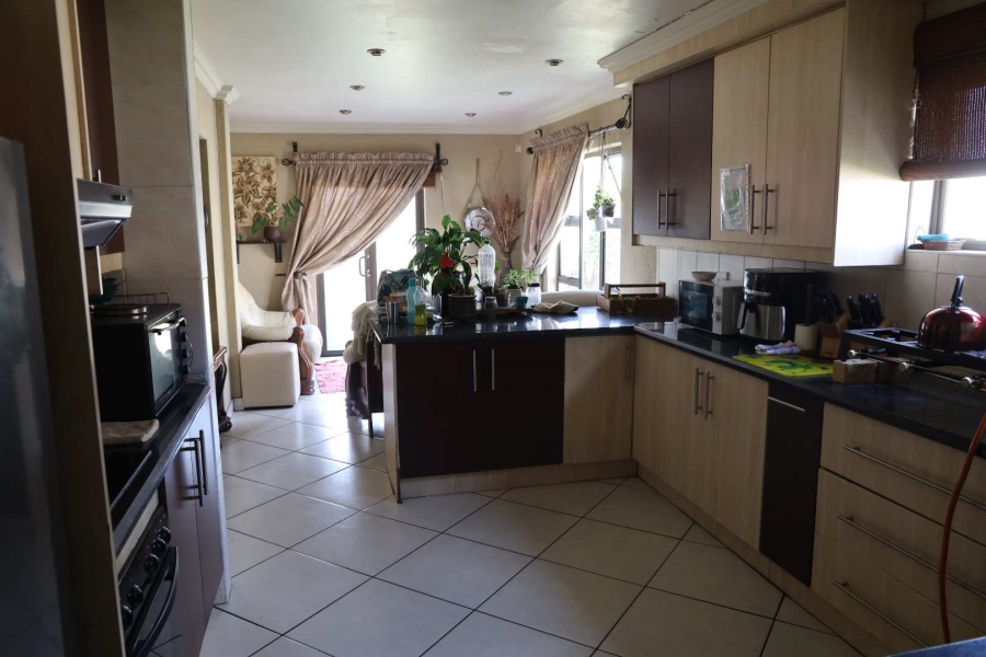 3 Bedroom Property for Sale in Sonneveld Gauteng