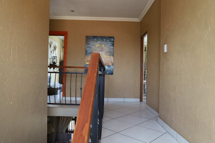 3 Bedroom Property for Sale in Sonneveld Gauteng