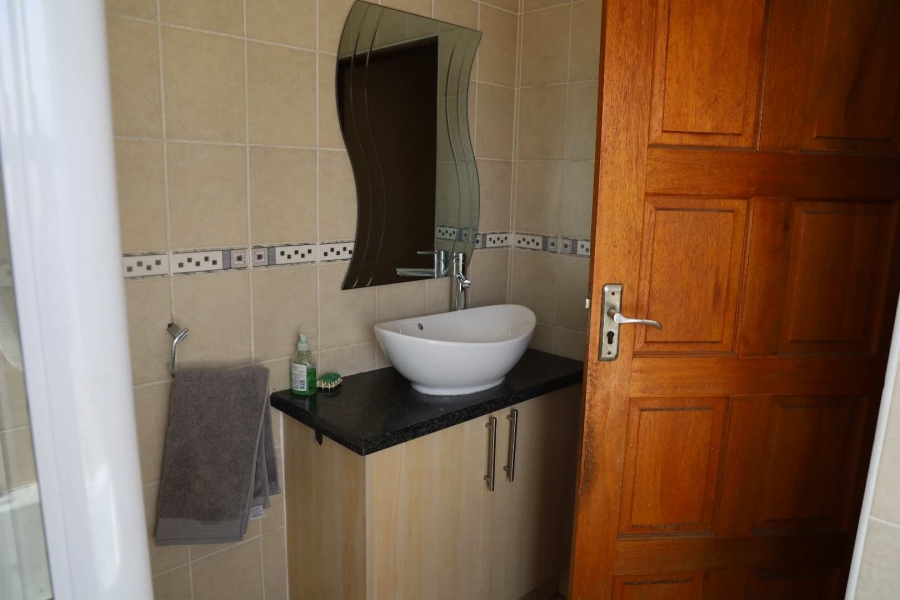 3 Bedroom Property for Sale in Sonneveld Gauteng