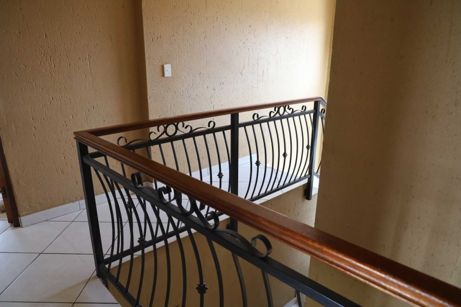 3 Bedroom Property for Sale in Sonneveld Gauteng