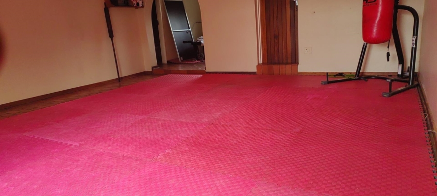 4 Bedroom Property for Sale in Wierdapark Gauteng