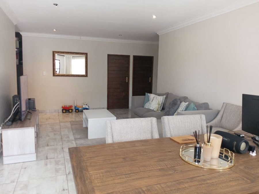 3 Bedroom Property for Sale in The Orchards Gauteng