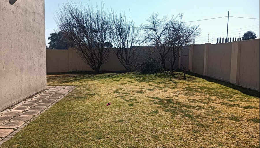 3 Bedroom Property for Sale in Sonneveld Gauteng