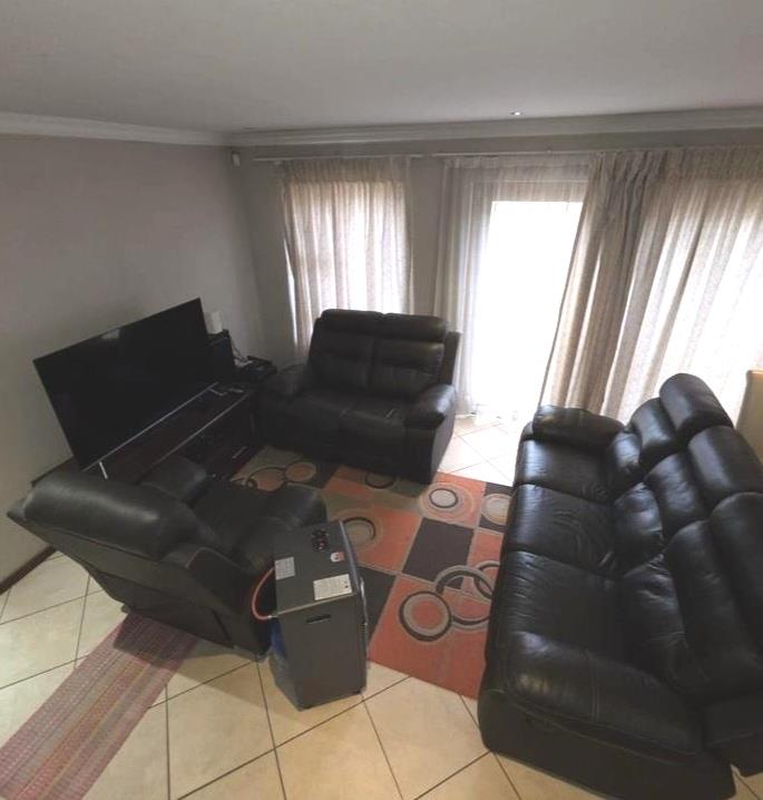 3 Bedroom Property for Sale in Equestria Gauteng