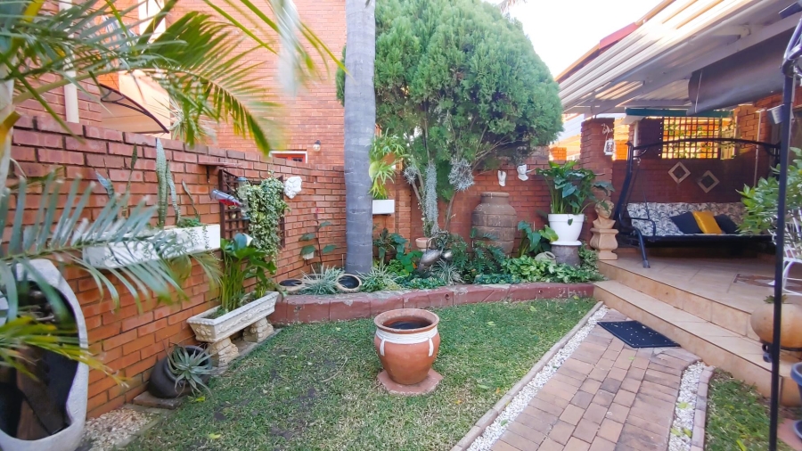 To Let 3 Bedroom Property for Rent in Garsfontein Gauteng