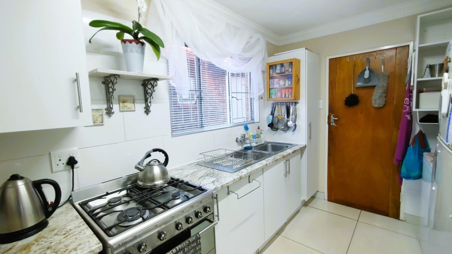 To Let 3 Bedroom Property for Rent in Garsfontein Gauteng