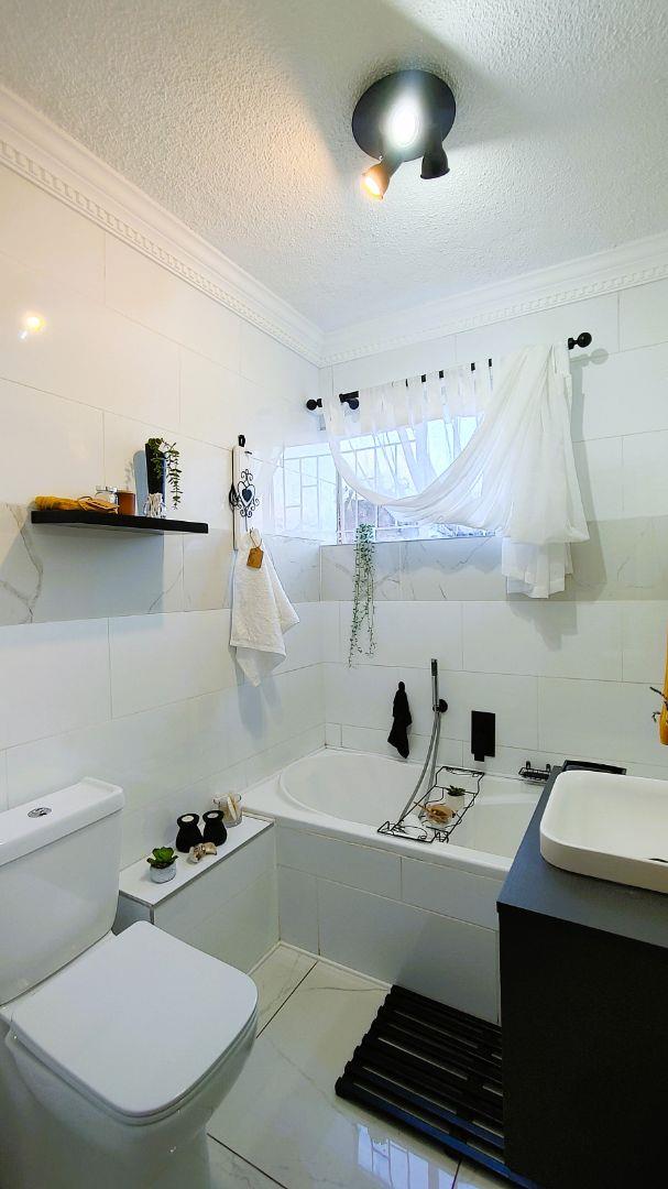 To Let 3 Bedroom Property for Rent in Garsfontein Gauteng