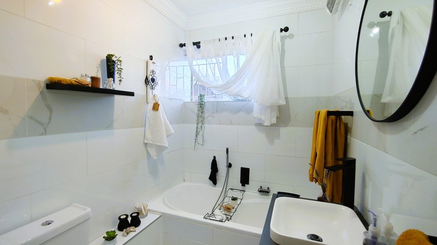 To Let 3 Bedroom Property for Rent in Garsfontein Gauteng