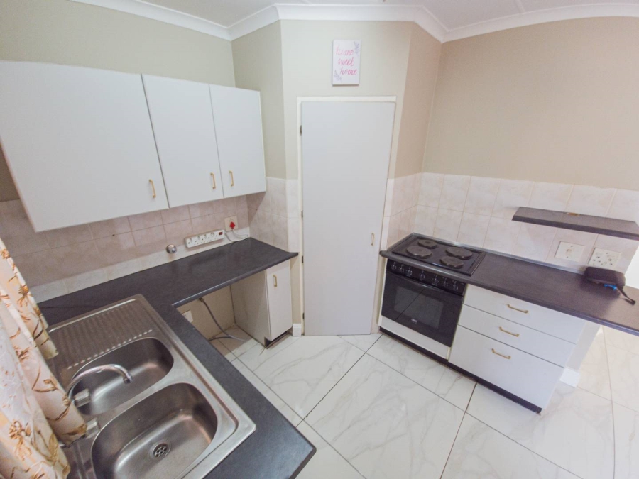 To Let 2 Bedroom Property for Rent in La Montagne Gauteng