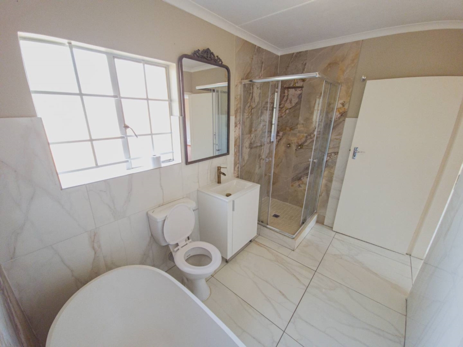 To Let 2 Bedroom Property for Rent in La Montagne Gauteng