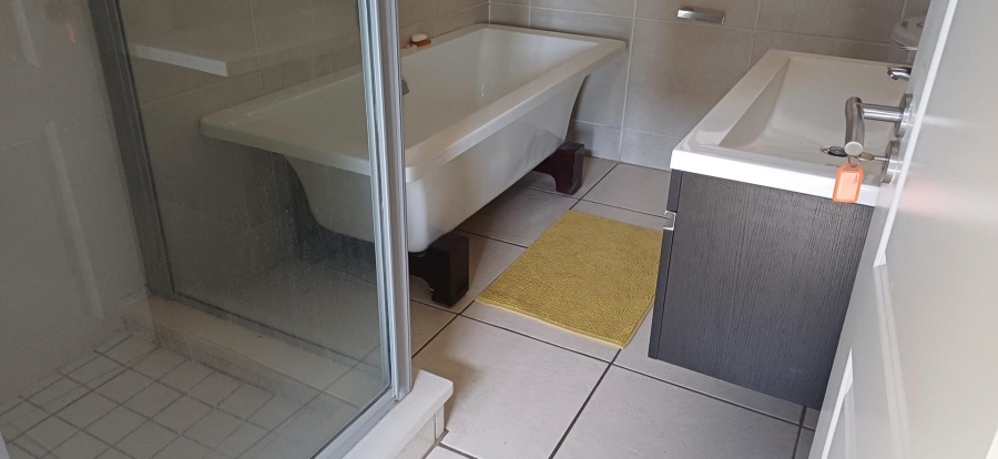 To Let 2 Bedroom Property for Rent in Edenvale Gauteng
