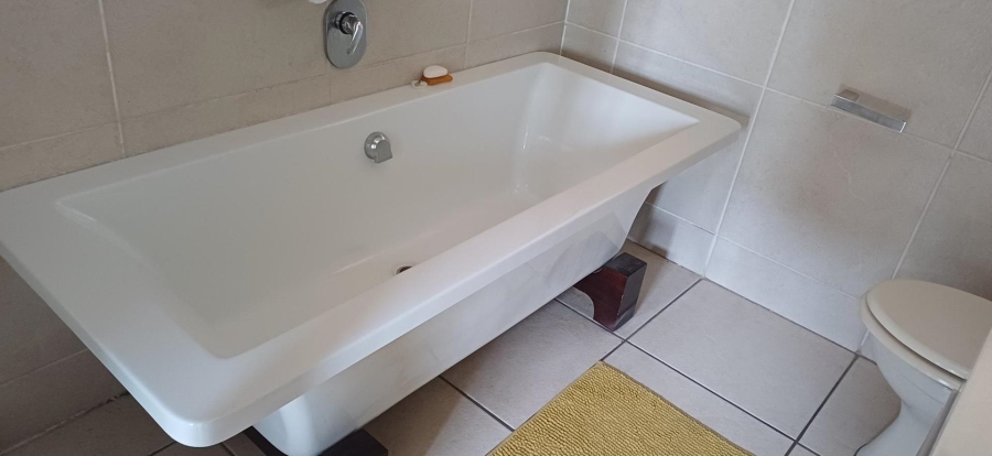 To Let 2 Bedroom Property for Rent in Edenvale Gauteng