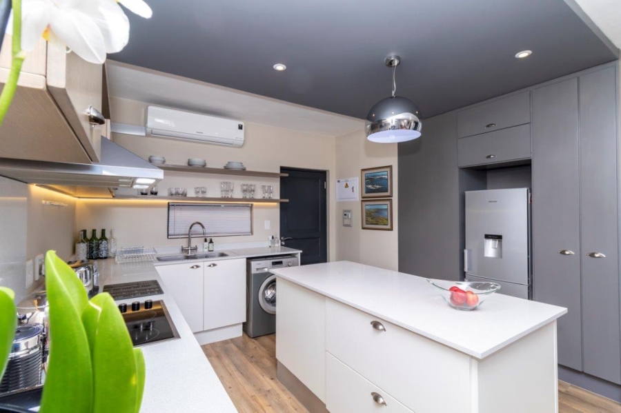 2 Bedroom Property for Sale in Rosebank Gauteng