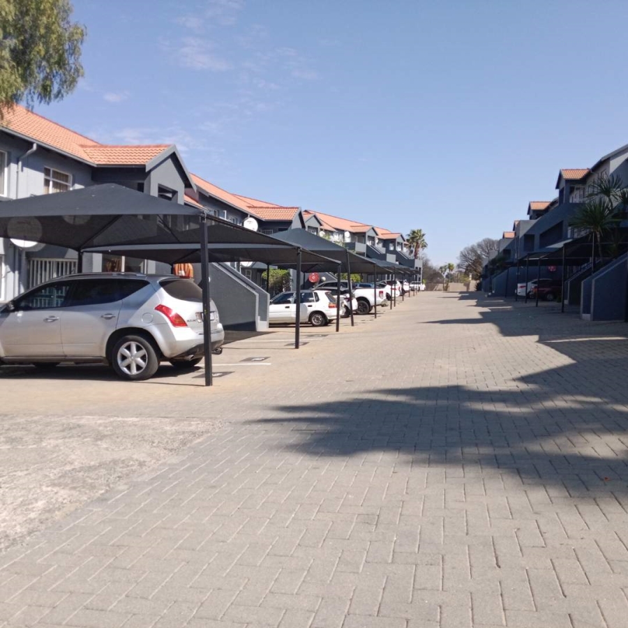 2 Bedroom Property for Sale in Linmeyer Gauteng