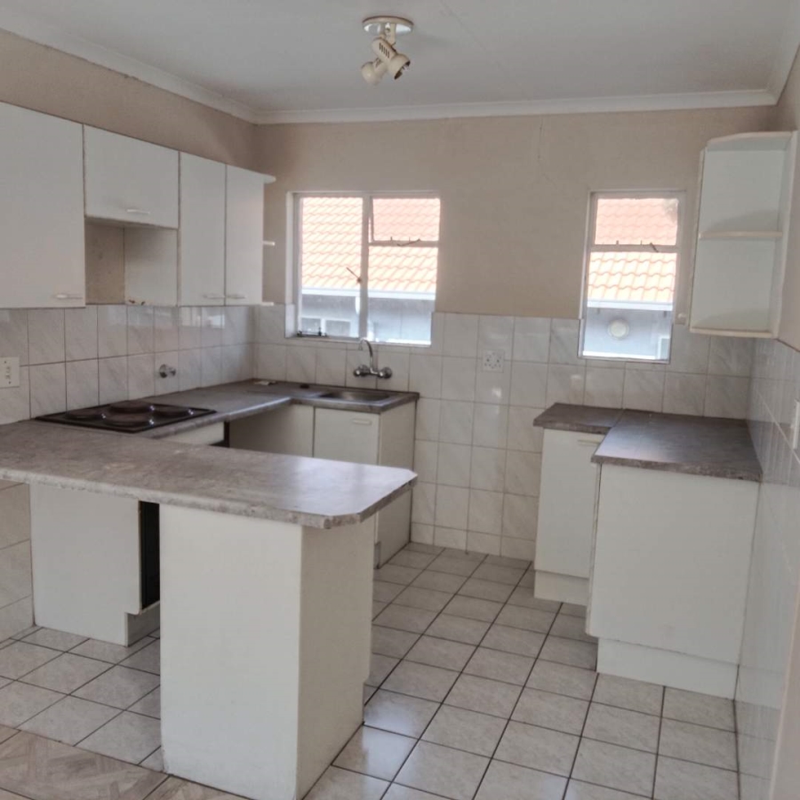 2 Bedroom Property for Sale in Linmeyer Gauteng