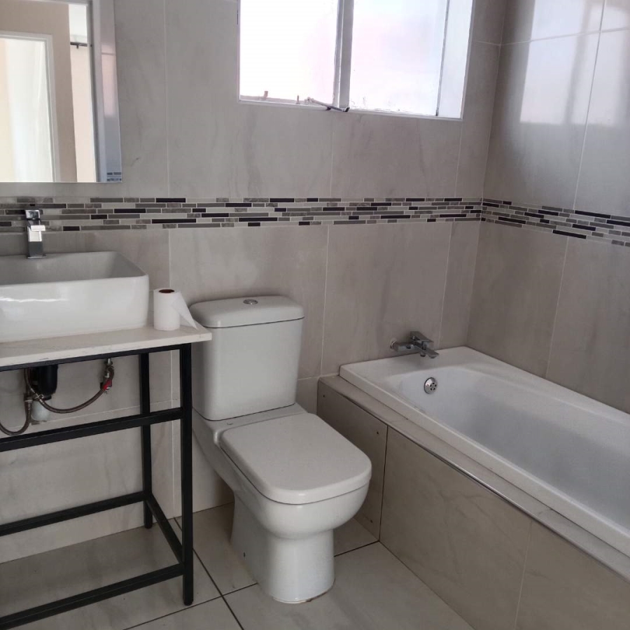 2 Bedroom Property for Sale in Linmeyer Gauteng