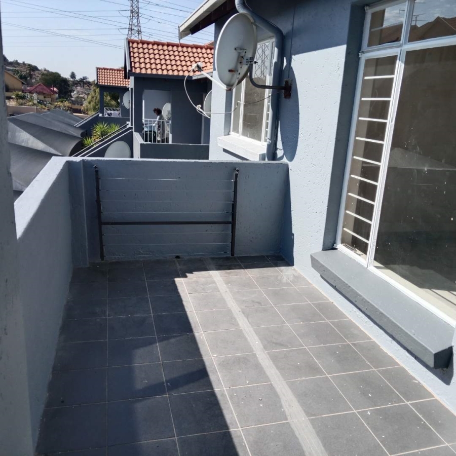 2 Bedroom Property for Sale in Linmeyer Gauteng