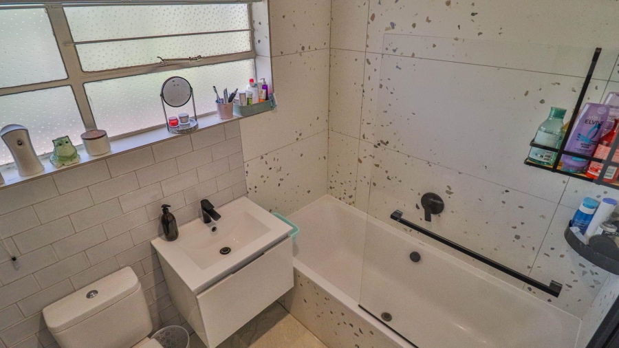 1 Bedroom Property for Sale in Hurlpark Gauteng