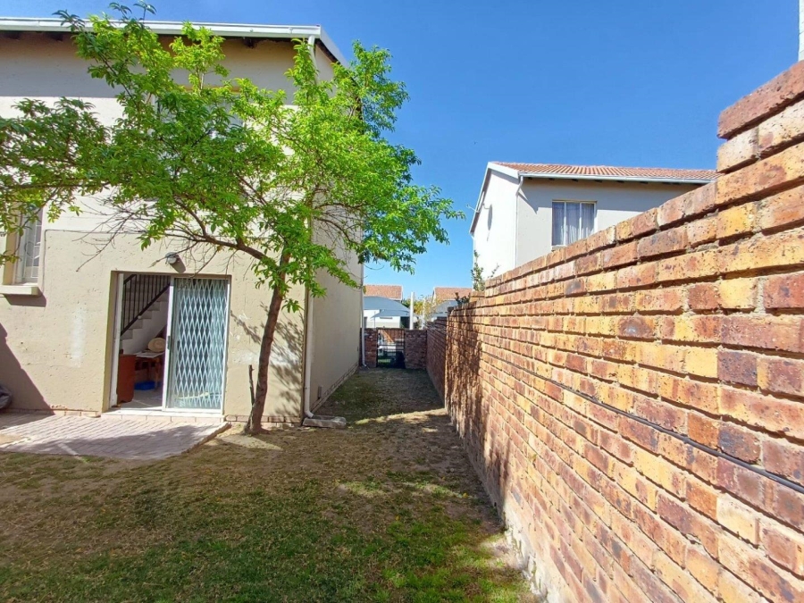To Let 2 Bedroom Property for Rent in Noordhang Gauteng