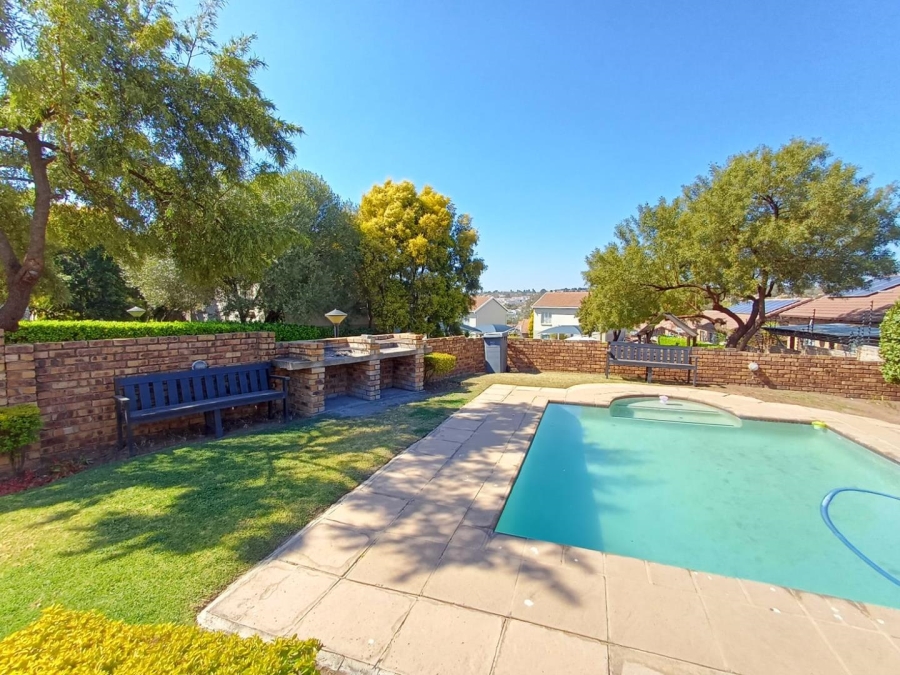 To Let 2 Bedroom Property for Rent in Noordhang Gauteng