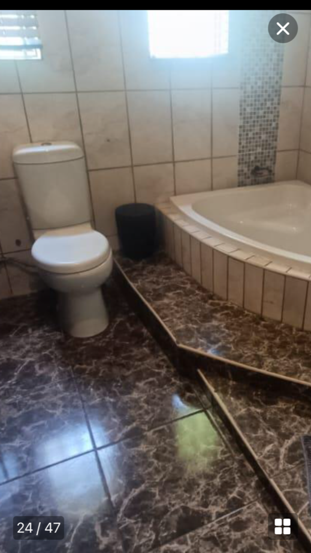 5 Bedroom Property for Sale in Rooihuiskraal Gauteng