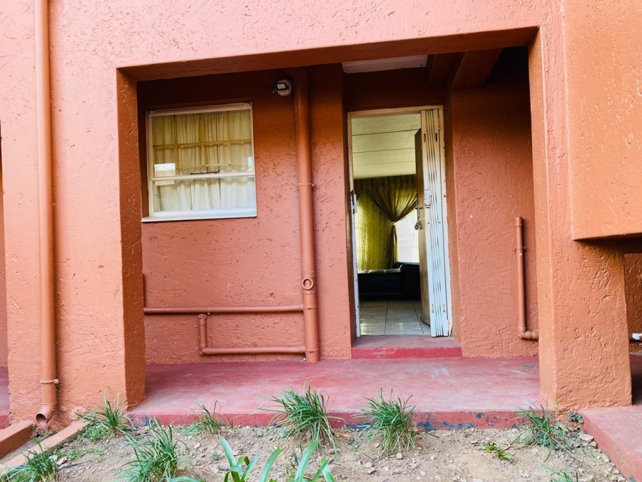 To Let 3 Bedroom Property for Rent in Weltevreden Park Gauteng