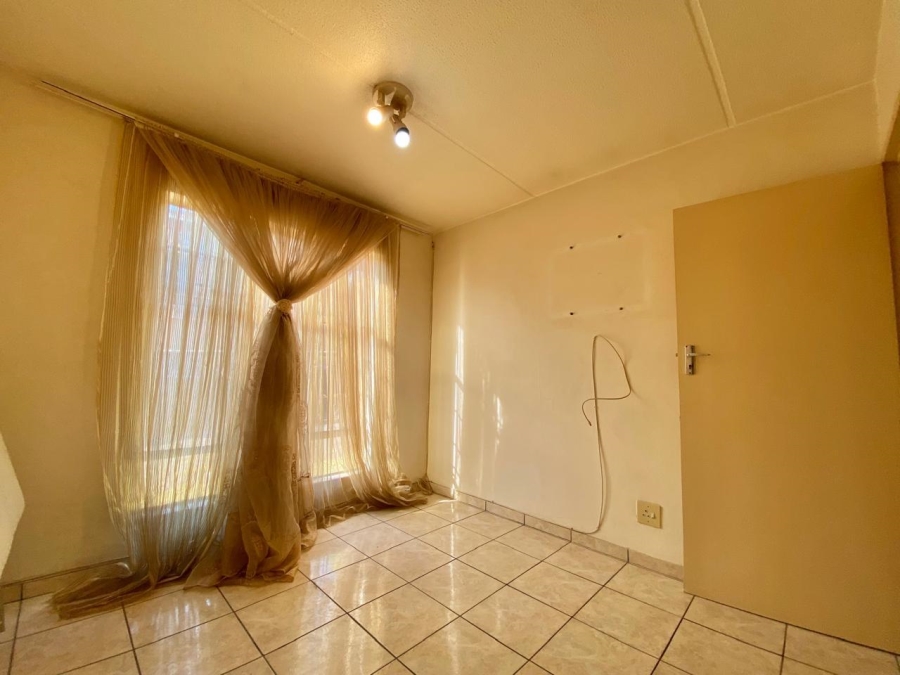 To Let 3 Bedroom Property for Rent in Weltevreden Park Gauteng