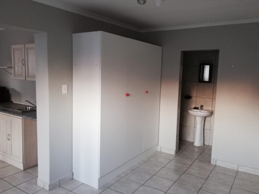 To Let 1 Bedroom Property for Rent in Rietfontein SH Gauteng