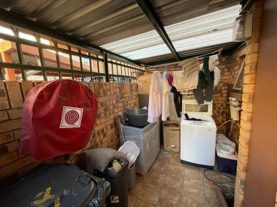 2 Bedroom Property for Sale in Weavind Park Gauteng