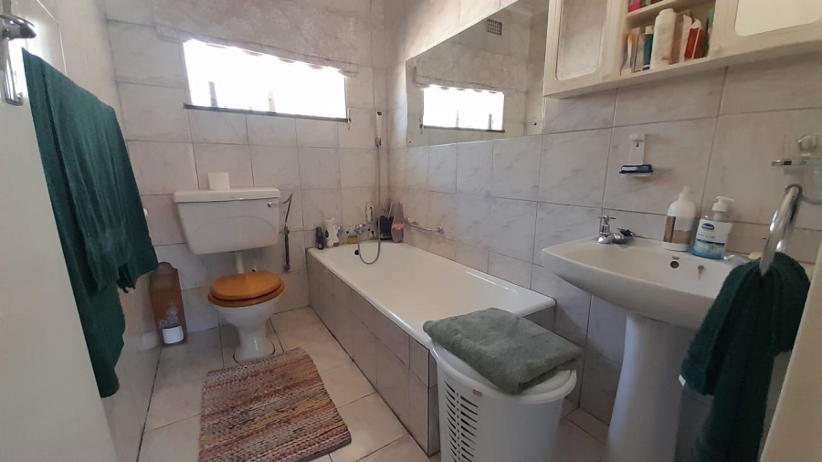 3 Bedroom Property for Sale in Terenure Gauteng