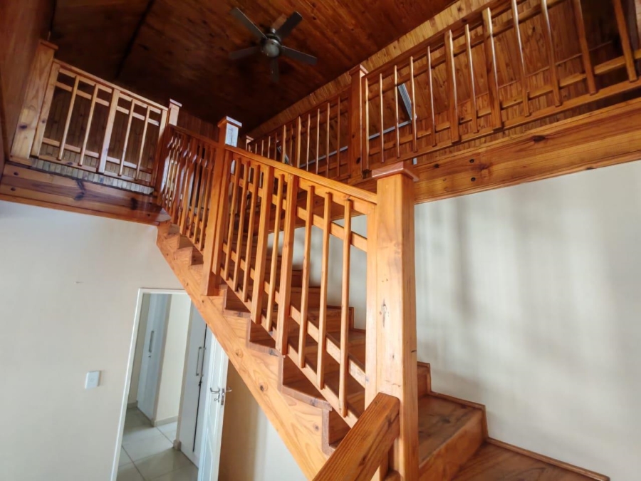 5 Bedroom Property for Sale in Glen Marais Gauteng
