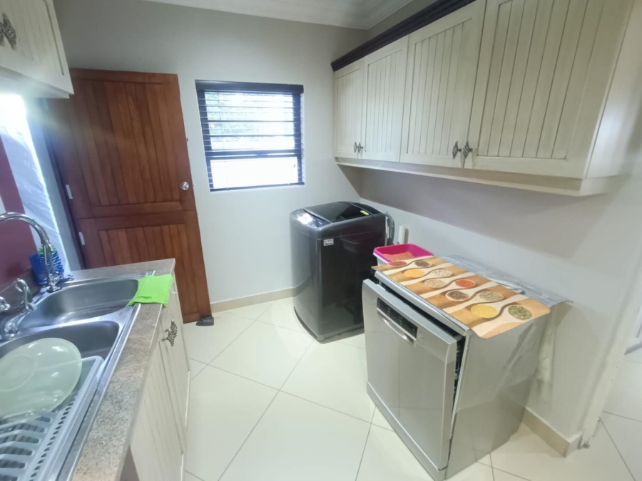 5 Bedroom Property for Sale in Eldoraigne Gauteng