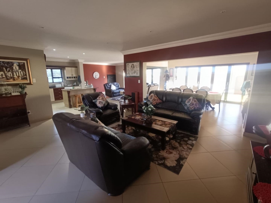 5 Bedroom Property for Sale in Eldoraigne Gauteng