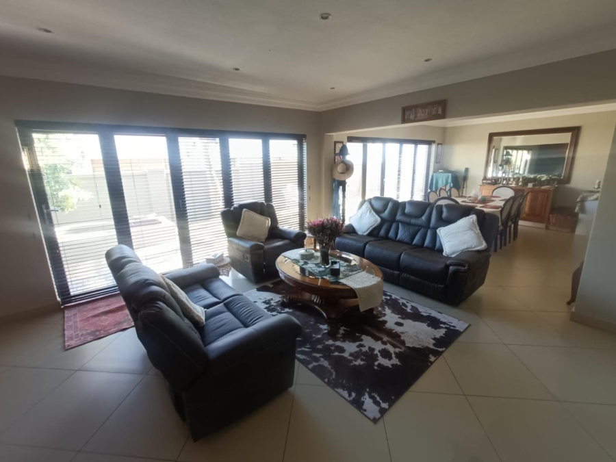 5 Bedroom Property for Sale in Eldoraigne Gauteng