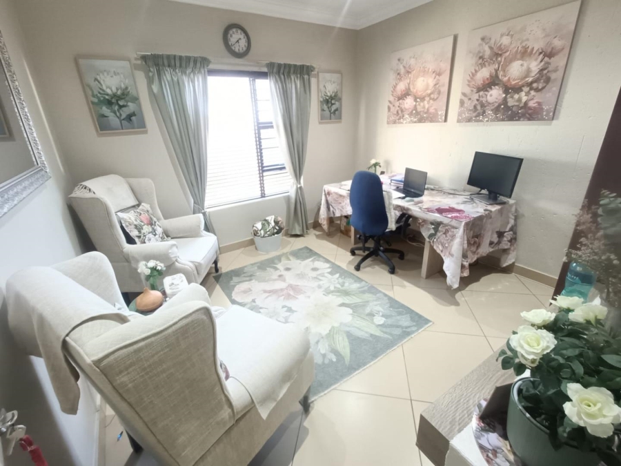 5 Bedroom Property for Sale in Eldoraigne Gauteng