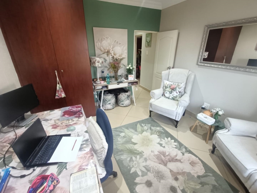 5 Bedroom Property for Sale in Eldoraigne Gauteng