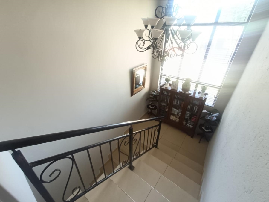 5 Bedroom Property for Sale in Eldoraigne Gauteng