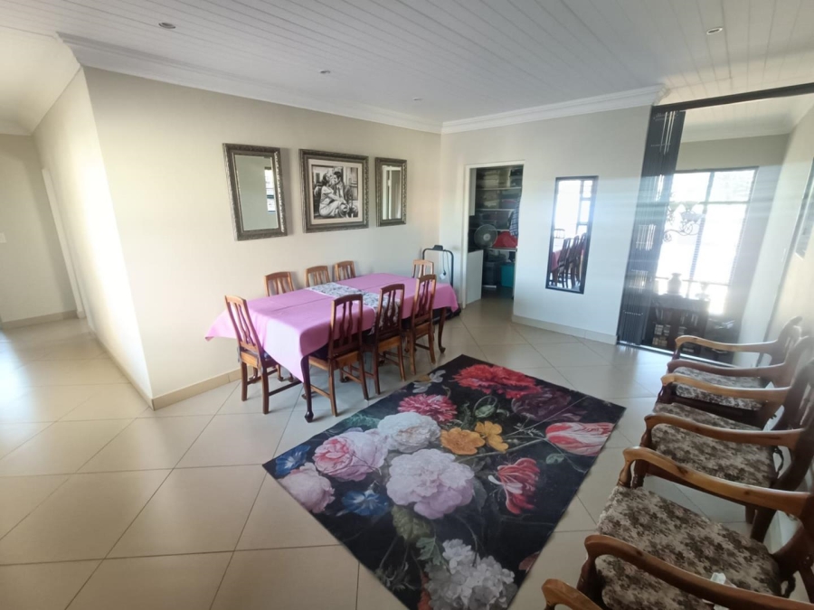 5 Bedroom Property for Sale in Eldoraigne Gauteng