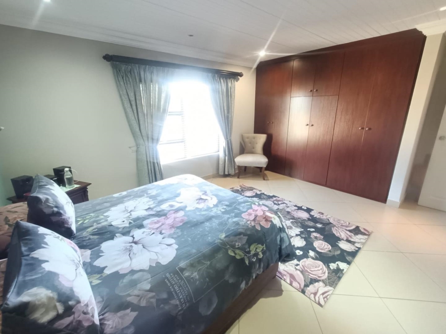 5 Bedroom Property for Sale in Eldoraigne Gauteng
