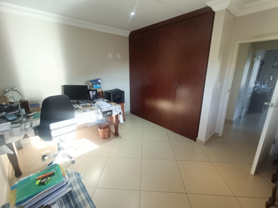 5 Bedroom Property for Sale in Eldoraigne Gauteng